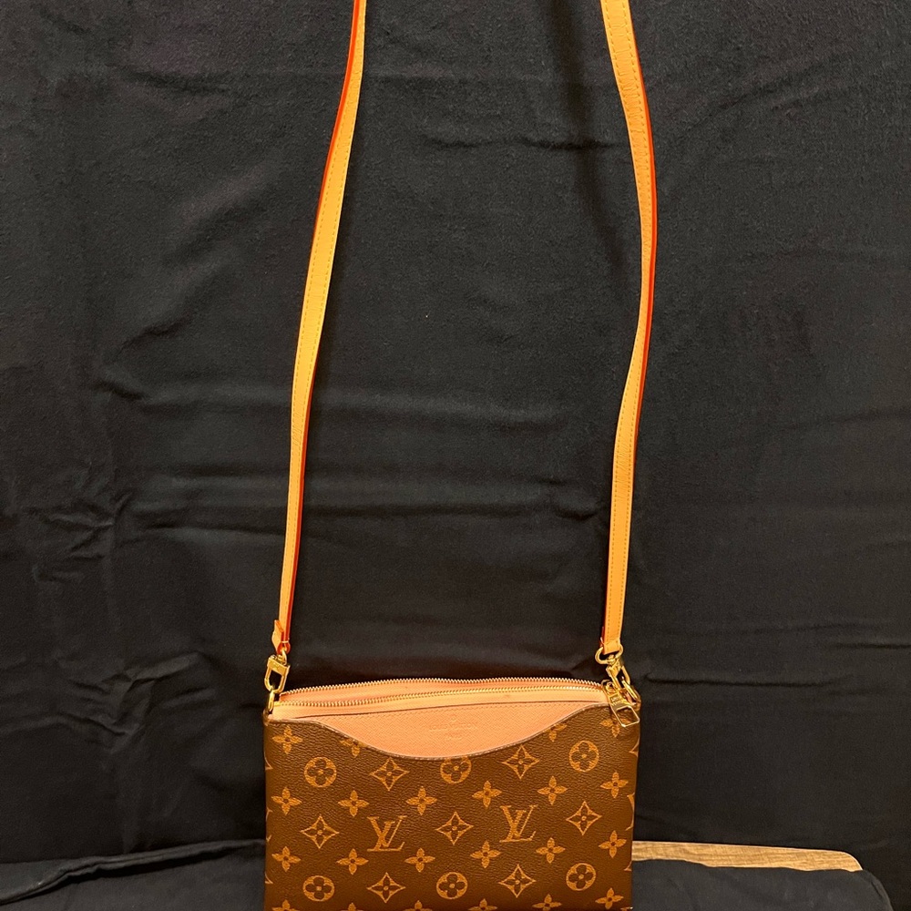 Louie Vuitton Canvas CrossBody Bag Rose Poudre Pink